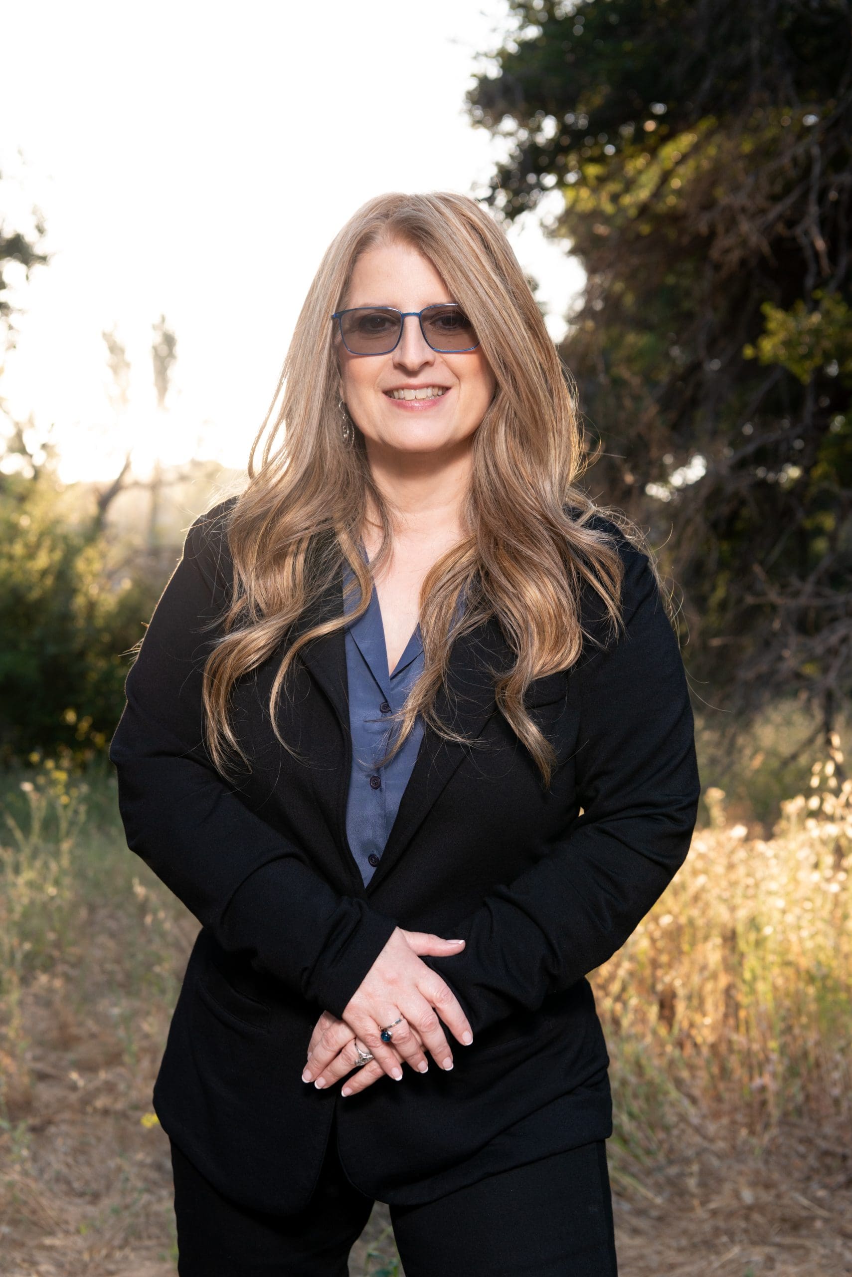 Lisa Zonder in Shades